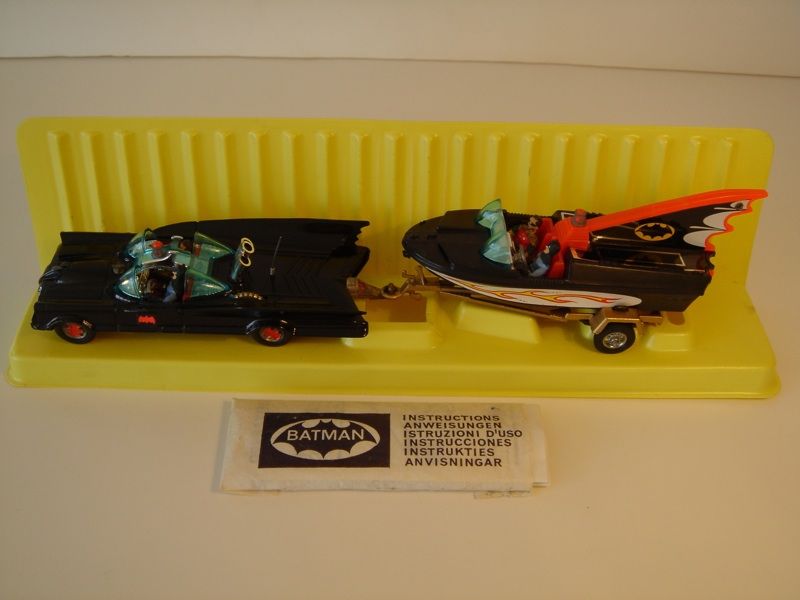 Corgi Toys Gift Set Batmobile and Batboat c1967