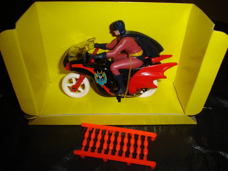 Batman - batbike corgi moto métal - vintage neuf en boîte - corgi C268